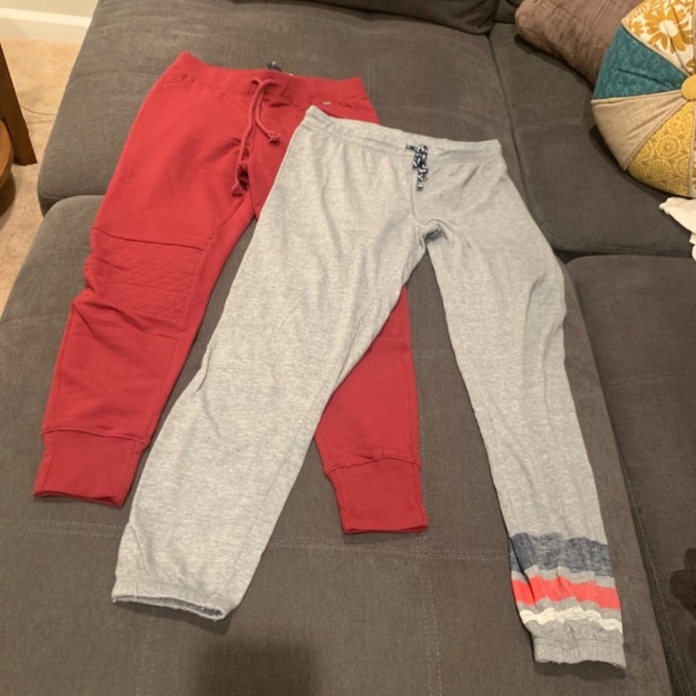 Set of 2 Womens Jogger Sweatpants NWT Hollister and Used Aeropostale Size Med